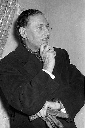 Willy Birgel 1955 am Rande einer Presseveranstaltung in Frankfurt am Main; Urheber: Kurt Liese (1915 – 2010; "Harald-Reportagen"); Quelle: Wikipedia bzw. Wikimedia Commons; Lizenz: CC-BY-SA 3.0.